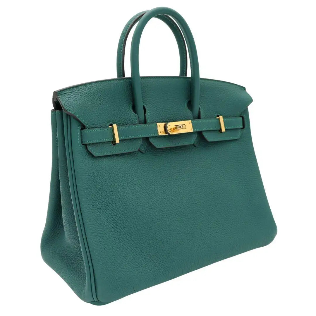 Elegante feste Handtasche mit Goldakzenten für Damen