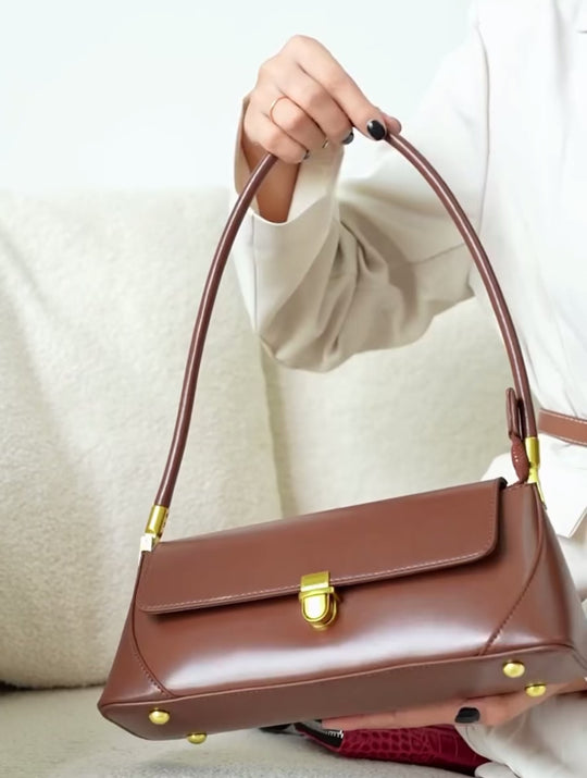 Celeste Cacao | Kompakte Handtasche aus veganem Ultrafiber mit goldenen Details für Damen