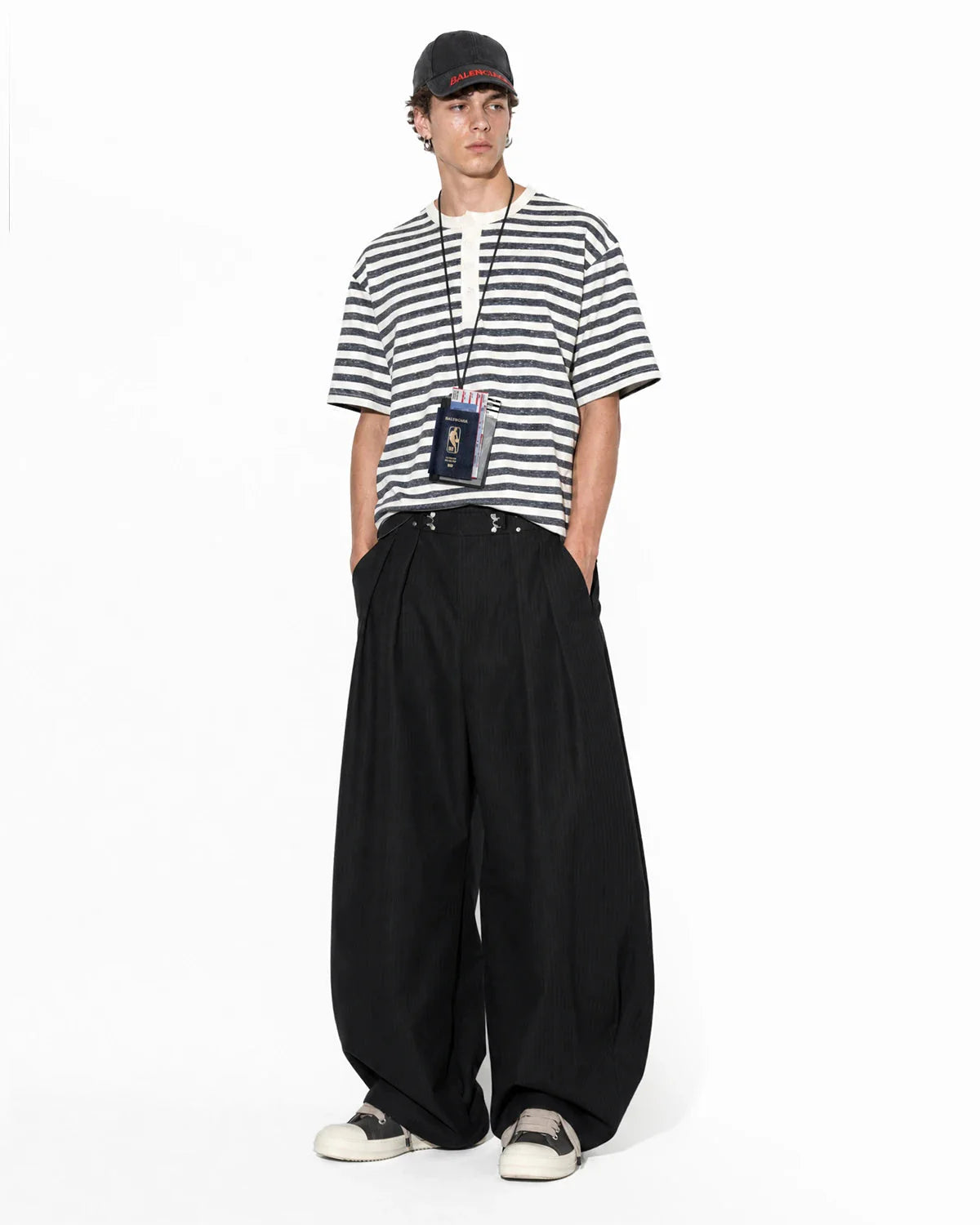 Gestreiftes Damen T-Shirt mit relaxed Fit in Frontalansicht