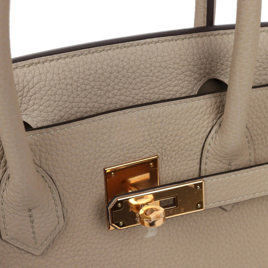 Elegante feste Handtasche mit Goldakzenten für Damen